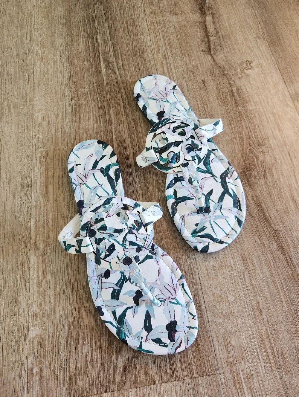 Tory Burch Ivory Desert Bloom Miller Flip Flop Sandals Size 9.5
